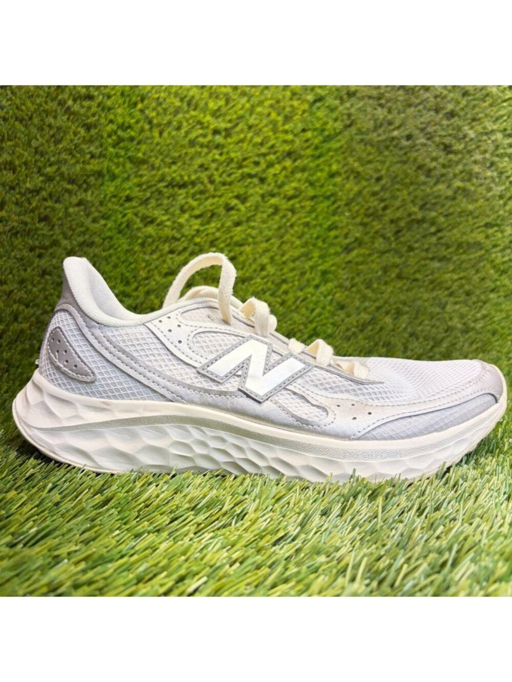 New Balance Fresh Foam Arishi V4 Womens Size 9 Gray White Running Shoes Sneakers